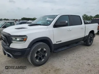 2020 Ram 1500 z VIN 1C6RRELT2LN303523, wystawiony jako Copart lot #54753485 z przebiegiem 90 533 mil mil oraz Szkoda całkowita • Salvage title. Historia ofert i sprzedaży dostępna na DreamBid. Obrazek 1.