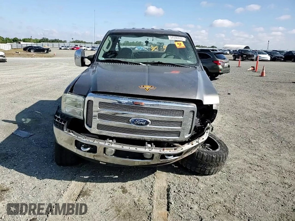 2007 Ford F-250 XL z VIN 1FTSW21P67EB24138, wystawiony jako Copart lot #54596935 z przebiegiem Nie podano mil oraz Szkoda całkowita • Salvage title. Historia ofert i sprzedaży dostępna na DreamBid. Obrazek 13.