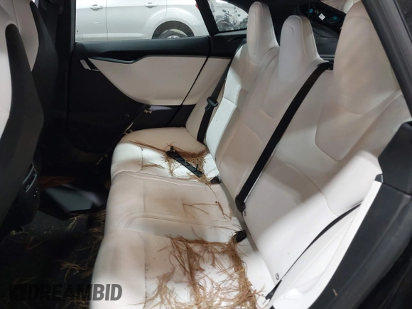 2019 Tesla Model S 75D z VIN 5YJSA1E2XKF313955, wystawiony jako IAAI lot #41658345 z przebiegiem 57 085 mil mil oraz . Historia ofert i sprzedaży dostępna na DreamBid. Obrazek 8.