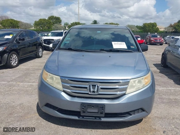 2013 Honda Odyssey EX-L with VIN 5FNRL5H6XDB045071, listed as a IAAI auction lot 41951012 with 165,965 mi miles. Bid and sale history available at carsss.com. Image 13.