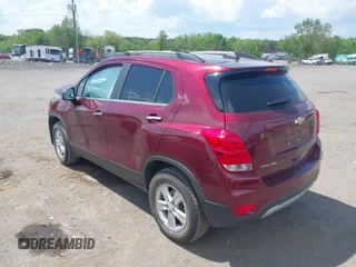 2017 Chevrolet Trax LT z VIN 3GNCJPSB2HL232848, wystawiony jako IAAI lot #42181512 z przebiegiem 28 597 mil mil oraz . Historia ofert i sprzedaży dostępna na DreamBid. Obrazek 3.