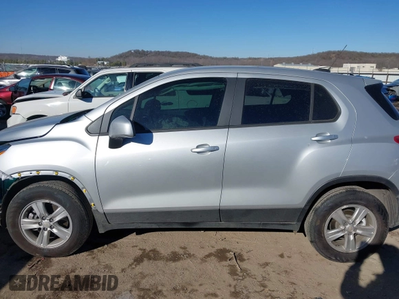 2022 Chevrolet Trax LS with VIN KL7CJNSMXNB545719, listed as a IAAI auction lot 41366593 with 9,225 mi miles. Bid and sale history available at carsss.com. Image 14.