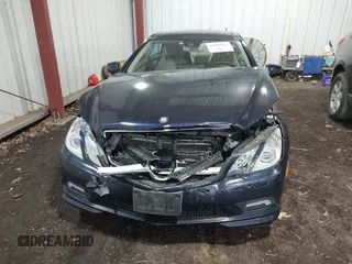 2010 Mercedes-Benz E-Class E 550 with VIN WDDKJ7CB2AF060877, listed as a IAAI auction lot 41608666 with 87,343 mi miles. Bid and sale history available at carsss.com. Image 12.