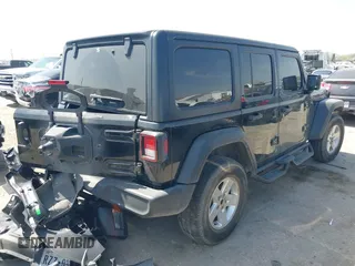 2022 Jeep Wrangler Unlimited Sport S with VIN 1C4HJXDG5NW180130, listed as a IAAI auction lot 41772922 with 47,625 mi miles. Bid and sale history available at carsss.com. Image 4.