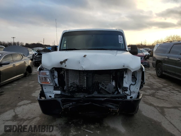 2020 Nissan NV Cargo SV z VIN 1N6BF0KM9LN802171, wystawiony jako Copart lot #86318334 z przebiegiem 58 745 mil mil oraz Szkoda całkowita • Salvage title. Historia ofert i sprzedaży dostępna na DreamBid. Obrazek 5.