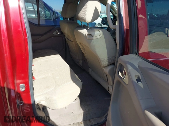 2008 Nissan Frontier SE z VIN 1N6AD07UX8C445256, wystawiony jako IAAI lot #42268253 z przebiegiem 174 692 mil mil oraz . Historia ofert i sprzedaży dostępna na DreamBid. Obrazek 8.