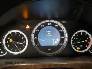 2011 Mercedes-Benz E 350 Luxury with VIN WDDHF8HB4BA290297, listed as a Copart auction lot 53118455 with 170,321 mi miles and Salvage Title. Bid and sale history available at DreamBid. Image 9.