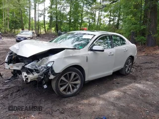 2009 Lincoln MKS с VIN 1LNHM93R09G612219, выставлен на аукционе IAAI как лот 42265639 с пробегом 203 651 миль миль и . История ставок и продаж доступна на DreamBid. Изображение 2.