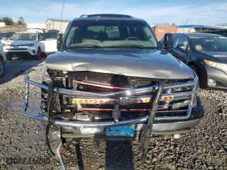 2001 Chevrolet Tahoe LT with VIN 1GNEC13T01R193506, listed as a Copart auction lot 48208405 with 300,598 mi miles and Salvage Title. Bid and sale history available at carsss.com. Image 5.