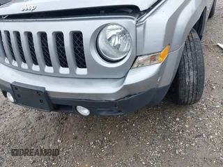 2017 Jeep Patriot Sport SE z VIN 1C4NJRBB8HD122051, wystawiony jako IAAI lot #42274843 z przebiegiem 63 122 mil mil oraz . Historia ofert i sprzedaży dostępna na DreamBid. Obrazek 18.