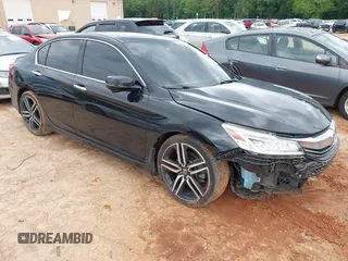 2016 Honda Accord Touring z VIN 1HGCR3F90GA012715, wystawiony jako IAAI lot #42399280 z przebiegiem 140 786 mil mil oraz . Historia ofert i sprzedaży dostępna na DreamBid. Obrazek 1.