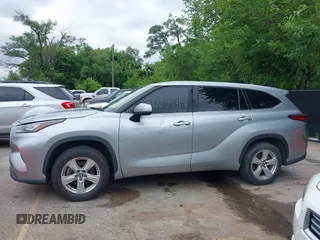 2020 Toyota Highlander LE with VIN 5TDZZRAH6LS027761, listed as a IAAI auction lot 42034714 with 90,546 mi miles and . Bid and sale history available at DreamBid. Image 14.