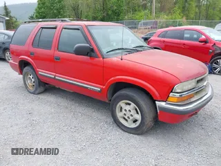 2000 Chevrolet Blazer LT с VIN 1GNDT13W0Y2400064, выставлен на аукционе IAAI как лот 41966385 с пробегом 256 347 миль миль и . История ставок и продаж доступна на DreamBid. Изображение 1.