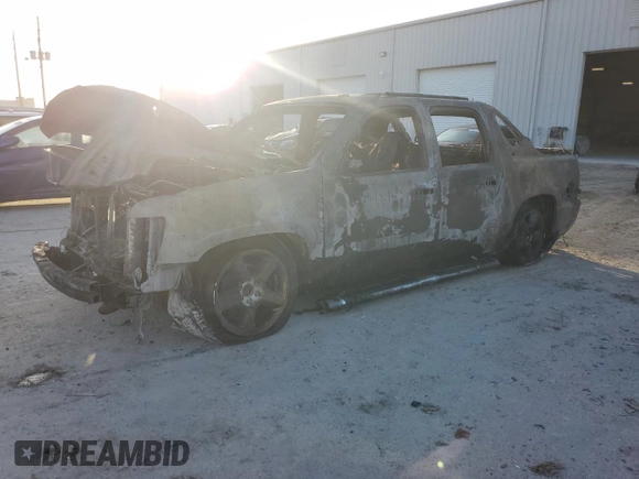 2013 Chevrolet Avalanche LT with VIN 3GNMCFE05DG258673, listed as a Copart auction lot 77433944 with Not Provided miles and Non Repairable. Bid and sale history available at DreamBid. Image 1.