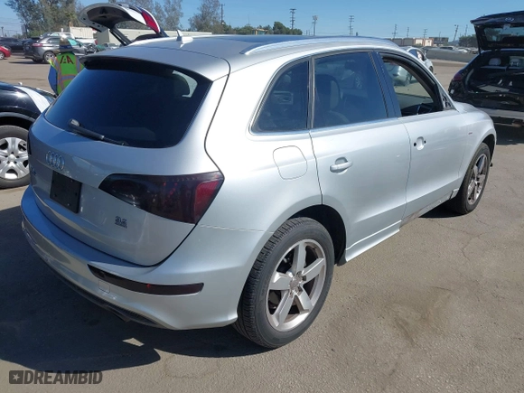 2011 Audi Q5 3.2L Premium Plus with VIN WA1DKAFP9BA068715, listed as a IAAI auction lot 41867985 with 147,207 mi miles. Bid and sale history available at carsss.com. Image 4.