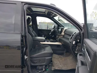 2019 Ram 2500 Laramie with VIN 3C6UR5FJ6KG574757, listed as a IAAI auction lot 41808297 with 33,981 mi miles. Bid and sale history available at carsss.com. Image 5.