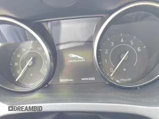 2020 Jaguar E-Pace z VIN SADFK2FX3L1Z76135, wystawiony jako IAAI lot #41942830 z przebiegiem 65 020 mil mil oraz . Historia ofert i sprzedaży dostępna na DreamBid. Obrazek 7.