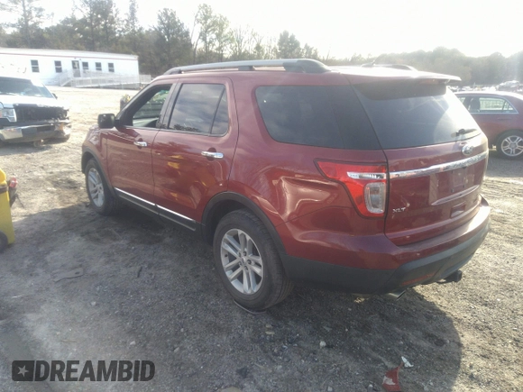 2014 Ford Explorer XLT with VIN 1FM5K7D89EGB61398, listed as a IAAI auction lot 41652715 with 180,785 mi miles. Bid and sale history available at carsss.com. Image 3.