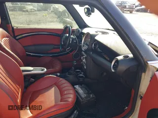 2007 MINI Hardtop S z VIN WMWMF73567TL88079, wystawiony jako IAAI lot #42820770 z przebiegiem Nie podano mil oraz . Historia ofert i sprzedaży dostępna na DreamBid. Obrazek 5.