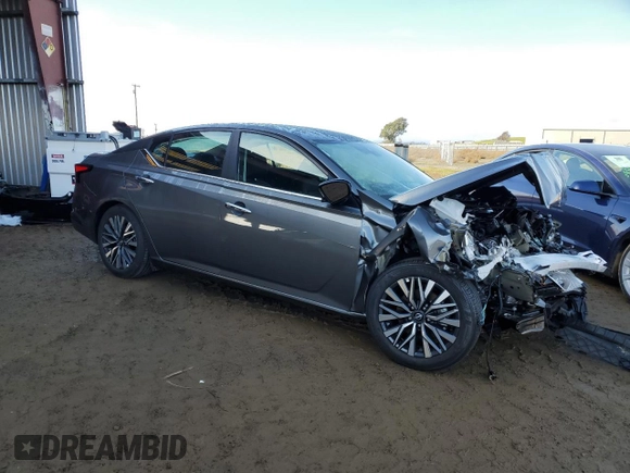 2025 Nissan Altima SV with VIN 1N4BL4DVXSN320757, listed as a Copart auction lot 85480634 with 2,615 mi miles and Salvage Title. Bid and sale history available at DreamBid. Image 4.