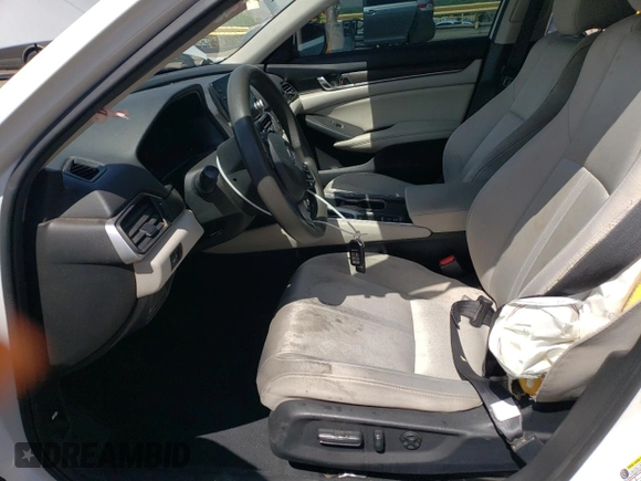 2019 Honda Accord EX z VIN 1HGCV1F43KA091729, wystawiony jako Copart lot #55897535 z przebiegiem 188 932 mil mil oraz Szkoda całkowita • Salvage title. Historia ofert i sprzedaży dostępna na DreamBid. Obrazek 7.