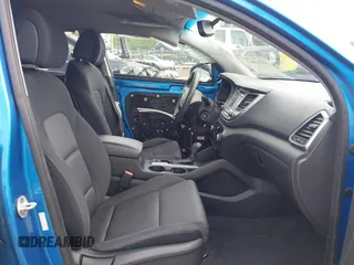 2016 Hyundai Tucson SE z VIN KM8J3CA46GU158341, wystawiony jako IAAI lot #42211047 z przebiegiem 84 112 mil mil oraz . Historia ofert i sprzedaży dostępna na DreamBid. Obrazek 5.