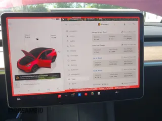 2024 Tesla Model Y z VIN 7SAYGDED2RA325538, wystawiony jako IAAI lot #42180492 z przebiegiem 8 738 mil mil oraz . Historia ofert i sprzedaży dostępna na DreamBid. Obrazek 7.