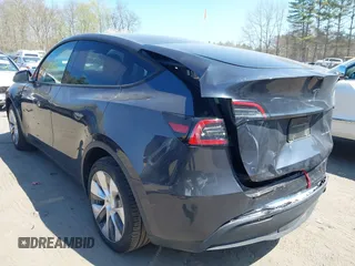 2024 Tesla Model Y Long Range with VIN 7SAYGDEE6RA225161, listed as a IAAI auction lot 42083140 with 28,289 mi miles and . Bid and sale history available at DreamBid. Image 3.