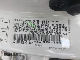 2002 Toyota Camry XLE z VIN 4T1BF30KX2U035422, wystawiony jako IAAI lot #41762363 z przebiegiem 220 465 mil mil oraz . Historia ofert i sprzedaży dostępna na DreamBid. Obrazek 9.