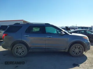 2013 Ford Explorer XLT with VIN 1FM5K7D80DGB26232, listed as a IAAI auction lot 41647847 with 215,822 mi miles. Bid and sale history available at carsss.com. Image 13.