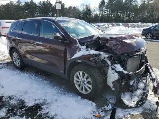 2019 Kia Sorento LX with VIN 5XYPGDA34KG545884, listed as a Copart auction lot 44415245 with 200,866 mi miles and Salvage Title. Bid and sale history available at carsss.com. Image 4.