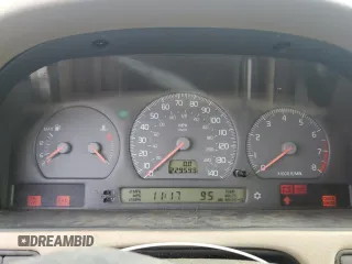 2000 Volvo V70 with VIN YV1LW61J4Y2707036, listed as a Copart auction lot 85958214 with 229,599 mi miles and Salvage Title. Bid and sale history available at carsss.com. Image 9.