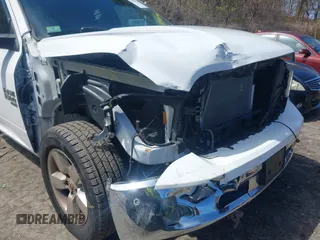 2019 Ram 1500 Big Horn z VIN 1C6RR7LT6KS689861, wystawiony jako IAAI lot #41995921 z przebiegiem 82 409 mil mil oraz . Historia ofert i sprzedaży dostępna na DreamBid. Obrazek 6.