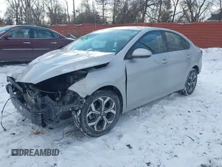2021 Kia Forte LXS z VIN 3KPF24AD5ME270044, wystawiony jako IAAI lot #41405638 z przebiegiem 82 963 mil mil oraz . Historia ofert i sprzedaży dostępna na DreamBid. Obrazek 20.