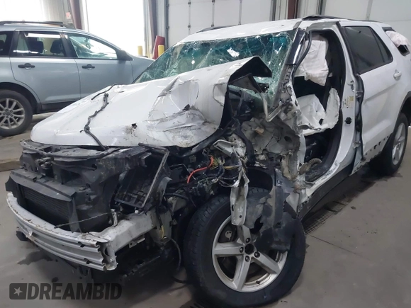2016 Ford Explorer XLT with VIN 1FM5K8DH1GGC71922, listed as a IAAI auction lot 41208526 with 116,884 mi miles and . Bid and sale history available at DreamBid. Image 6.
