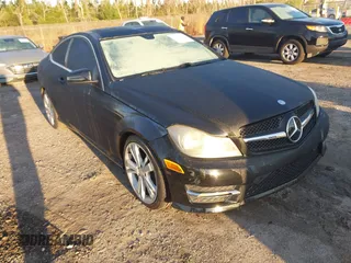 2013 Mercedes-Benz C 250 z VIN WDDGJ4HB7DG014960, wystawiony jako IAAI lot #41782657 z przebiegiem 115 352 mil mil oraz . Historia ofert i sprzedaży dostępna na DreamBid. Obrazek 1.