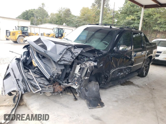 2013 Chevrolet Avalanche LTZ with VIN 3GNTKGE74DG303121, listed as a Copart auction lot 70452564 with 0 mi miles and Salvage Title. Bid and sale history available at carsss.com. Image 1.