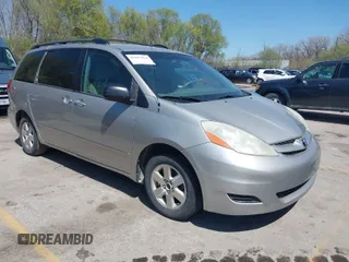 2008 Toyota Sienna CE with VIN 5TDZK23C88S214732, listed as a IAAI auction lot 41997014 with 290,890 mi miles. Bid and sale history available at carsss.com. Image 1.