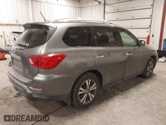 2017 Nissan Pathfinder SV with VIN 5N1DR2MM7HC676161, listed as a IAAI auction lot 41482112 with 105,639 mi miles. Bid and sale history available at carsss.com. Image 4.