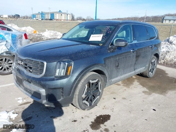 2023 Kia Telluride S with VIN 5XYP6DGC7PG331117, listed as a IAAI auction lot 41414413 with 35,870 mi miles. Bid and sale history available at carsss.com. Image 2.