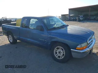 2001 Dodge Dakota with VIN 1B7GL22X11S337066, listed as a IAAI auction lot 41008648 with 270,749 mi miles. Bid and sale history available at carsss.com. Image 1.