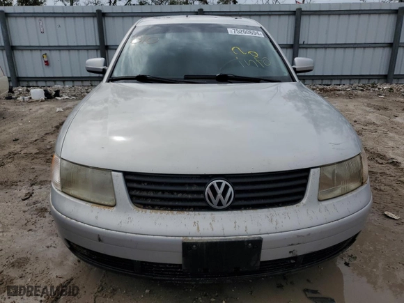 1999 Volkswagen Passat GL with VIN WVWMD63B1XE216281, listed as a Copart auction lot 75200694 with 0 mi miles and Non Repairable. Bid and sale history available at carsss.com. Image 5.
