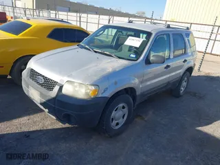 2006 Ford Escape XLS with VIN 1FMYU92Z66KB78298, listed as a IAAI auction lot 41867231 with 204,809 mi miles. Bid and sale history available at carsss.com. Image 2.