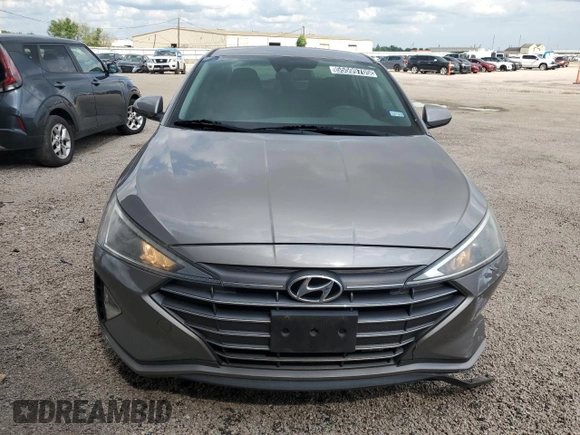 2020 Hyundai Elantra SE z VIN KMHD74LF4LU949239, wystawiony jako Copart lot #55599705 z przebiegiem 88 744 mil mil oraz Czysty tytuł • Clean title. Historia ofert i sprzedaży dostępna na DreamBid. Obrazek 5.
