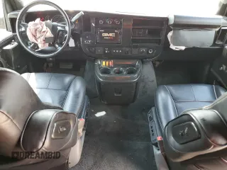 2018 GMC Savana Cargo z VIN 1GTW7BFG3J1162190, wystawiony jako Copart lot #68281014 z przebiegiem 83 733 mil mil oraz Nie do naprawy • Non repairable. Historia ofert i sprzedaży dostępna na DreamBid. Obrazek 8.