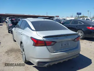 2019 Nissan Altima SR with VIN 1N4BL4CV4KN322487, listed as a IAAI auction lot 41771579 with 163,013 mi miles and . Bid and sale history available at carsss.com. Image 3.