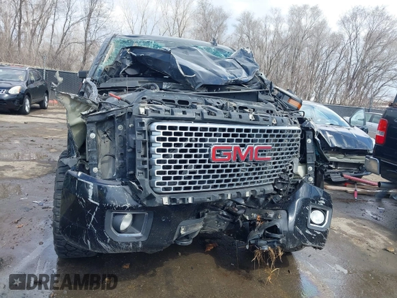 2015 GMC Sierra 2500HD available WiFi Denali with VIN 1GT120E89FF668110, listed as a IAAI auction lot 41805520 with 1 mi miles. Bid and sale history available at carsss.com. Image 6.