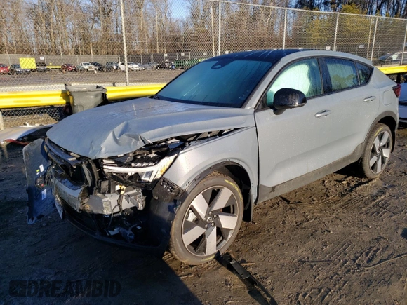 2023 Volvo C40 Plus z VIN YV4ED3GL7P2037232, wystawiony jako Copart lot #37546553 z przebiegiem 1 872 mil mil oraz . Historia ofert i sprzedaży dostępna na DreamBid. Obrazek 1.