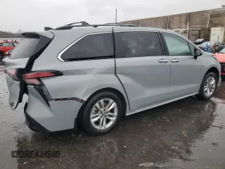 2022 Toyota Sienna XLE Woodland Edition with VIN 5TDASKFC7NS050054, listed as a Copart auction lot 84748544 with 0 mi miles and Salvage Title. Bid and sale history available at carsss.com. Image 3.