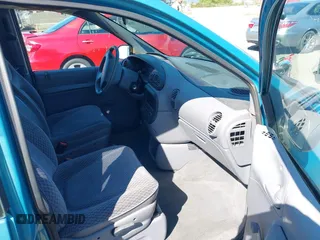 1998 Dodge Caravan with VIN 2B4FP253XWR829741, listed as a IAAI auction lot 42173839 with 123,783 mi miles and . Bid and sale history available at carsss.com. Image 5.